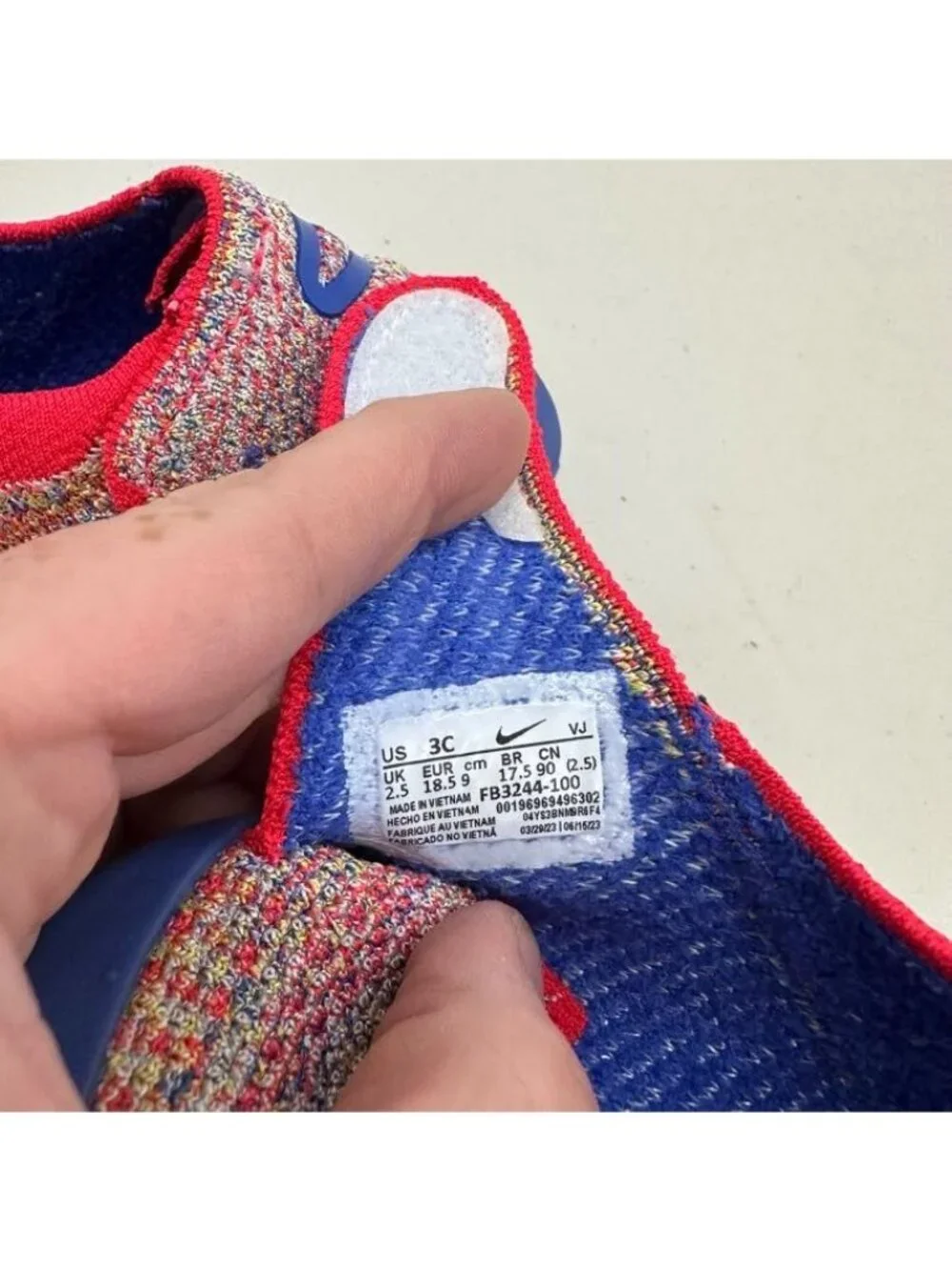 Nike FB3244-100 Swoosh 1 Infant Crib Shoes Fly Knit Sail/Siren Red/Vivid Size 3C